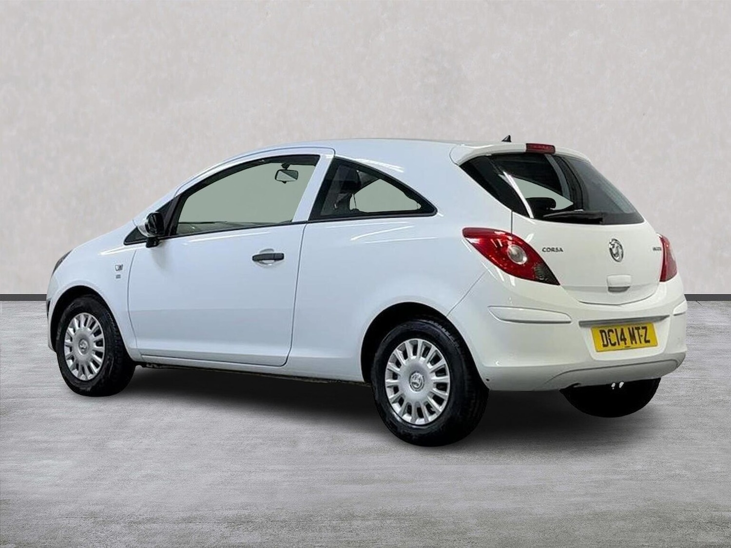 Used Vauxhall Corsa 2014 for sale - 76877977: Photo 2
