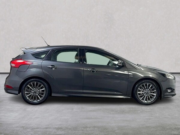 Used Ford Focus 2017 for sale - 75971006: Photo 3