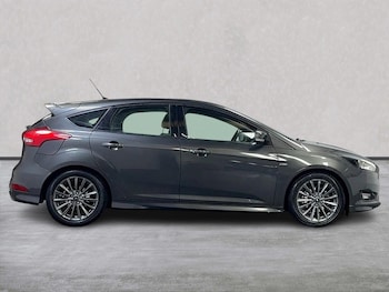 Used Ford Focus 2017 for sale - 75971006: Photo 3
