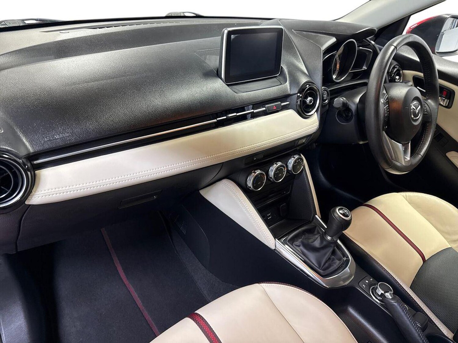 Used Mazda Mazda2 2016 for sale - 76064402: Photo 7