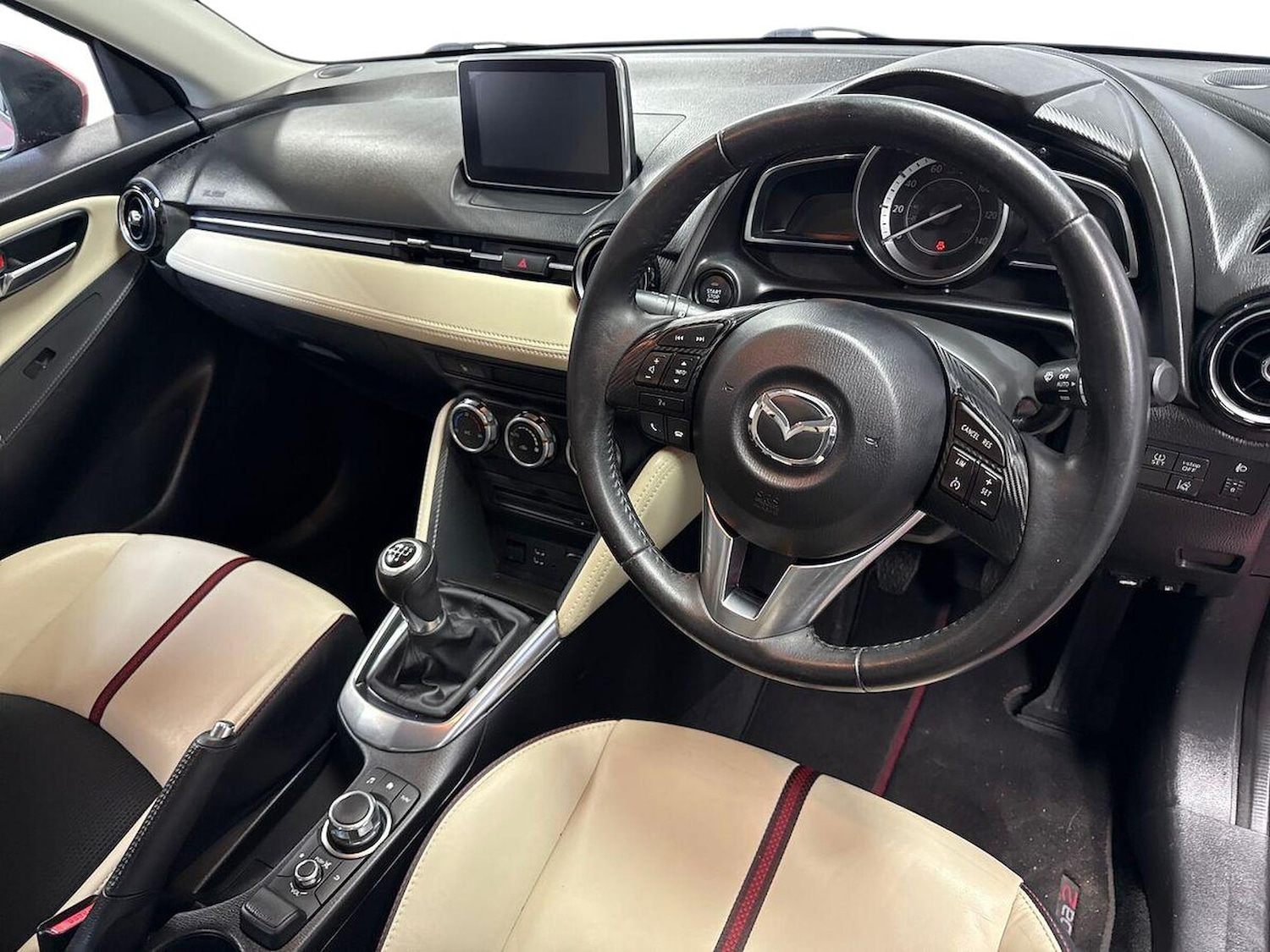 Used Mazda Mazda2 2016 for sale - 76064402: Photo 8