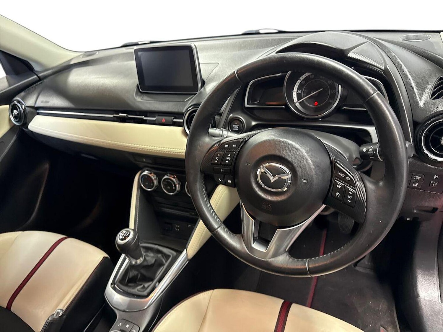 Used Mazda Mazda2 2016 for sale - 76064402: Photo 9