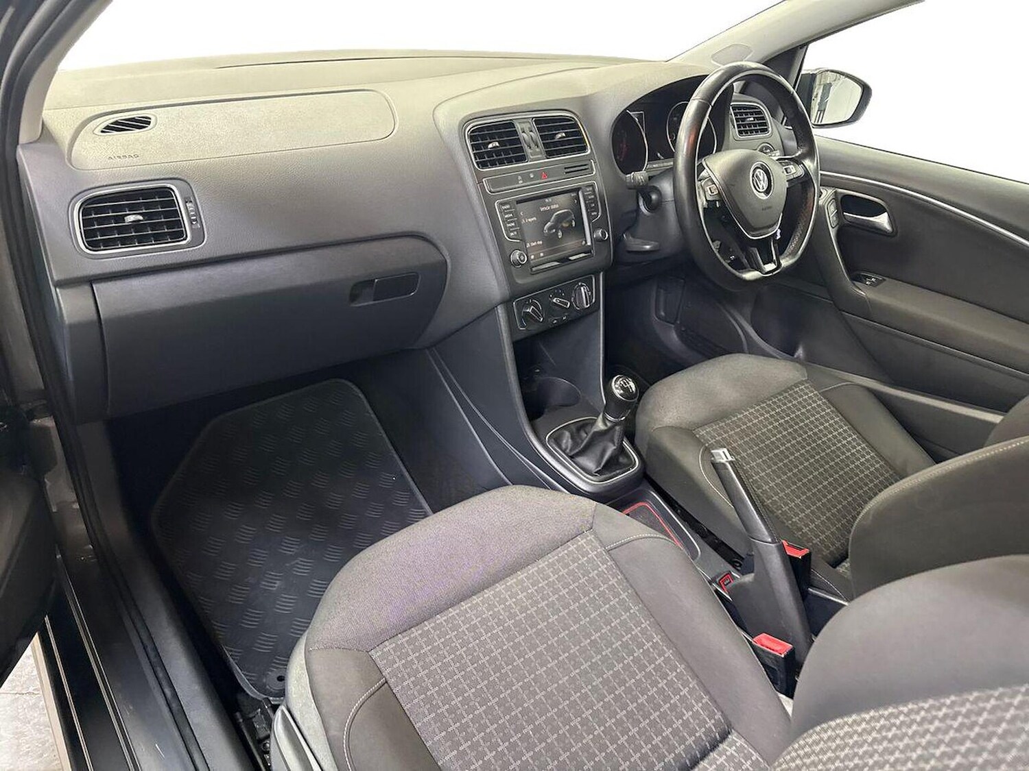 Used Volkswagen Polo 2015 for sale - 78192464: Photo 7