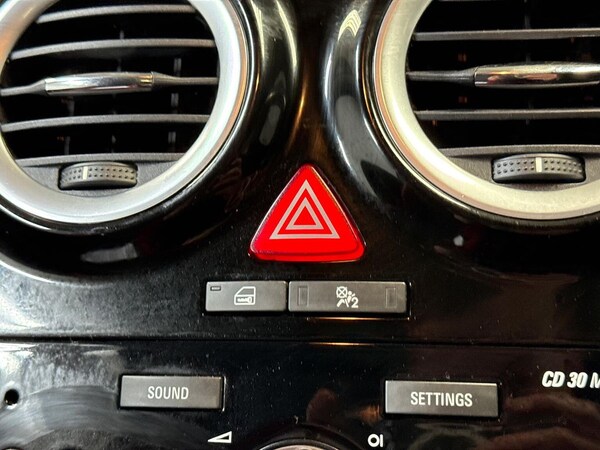 Used Vauxhall Corsa 2012 for sale - 76157176: Photo 22