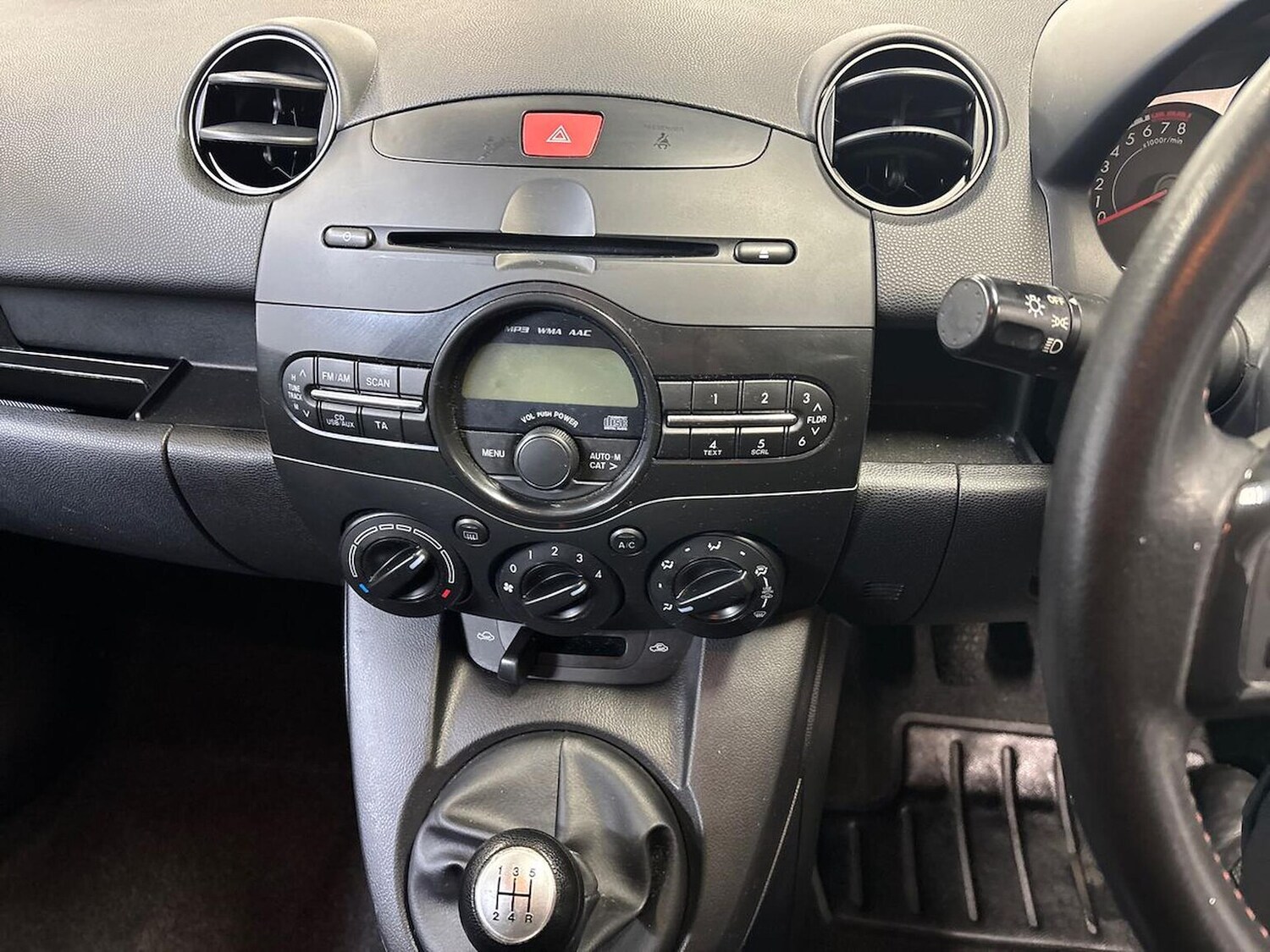 Used Mazda Mazda2 2015 for sale - 76170765: Photo 13