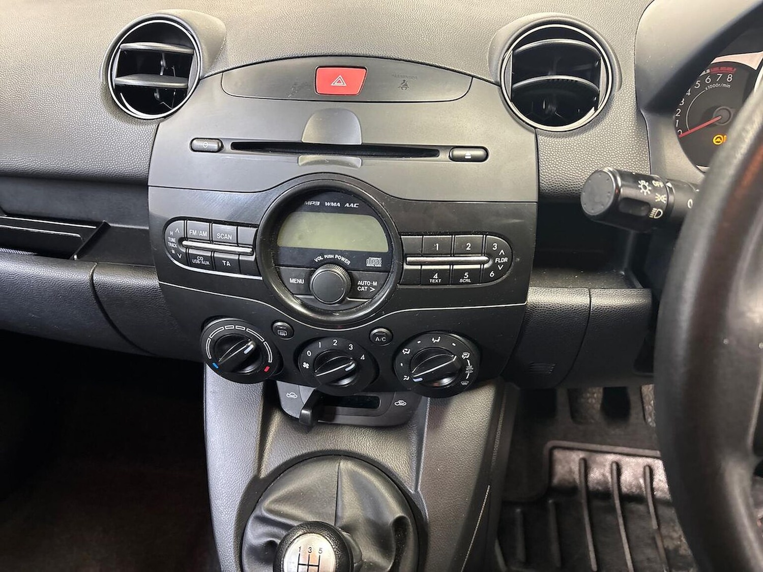 Used Mazda Mazda2 2015 for sale - 76170765: Photo 23
