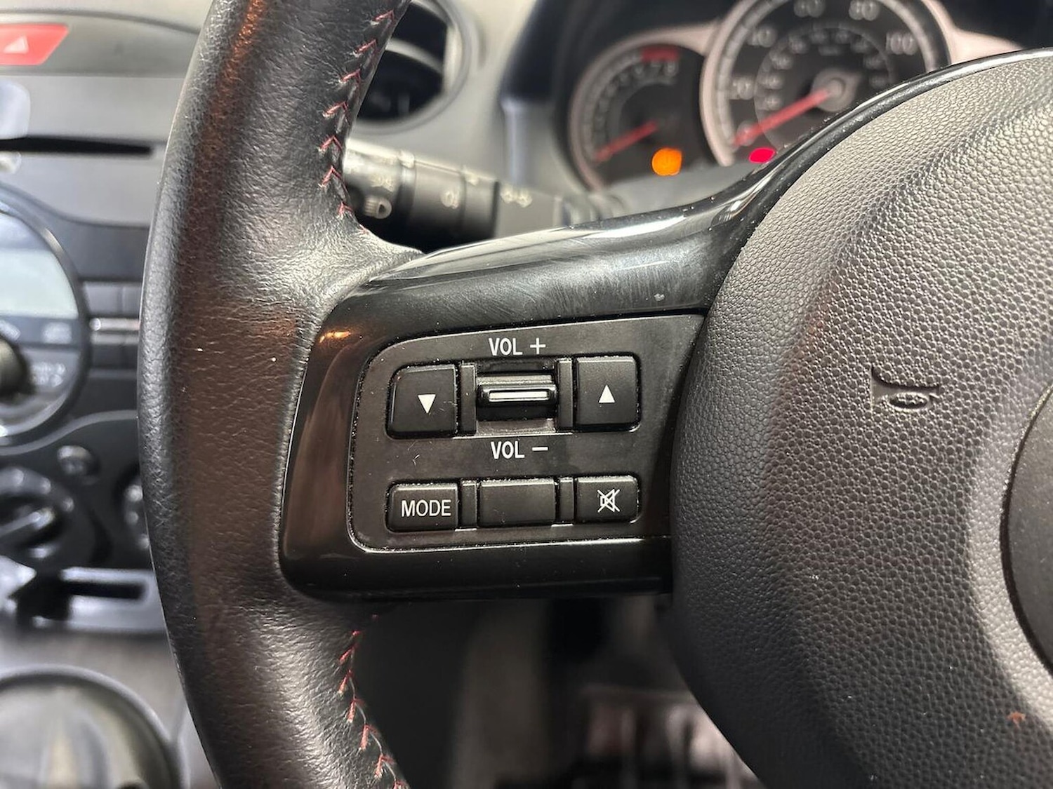 Used Mazda Mazda2 2015 for sale - 76170765: Photo 24