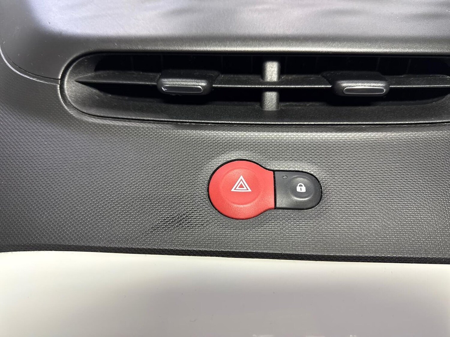 Used Renault Twingo 2016 for sale - 78192392: Photo 24