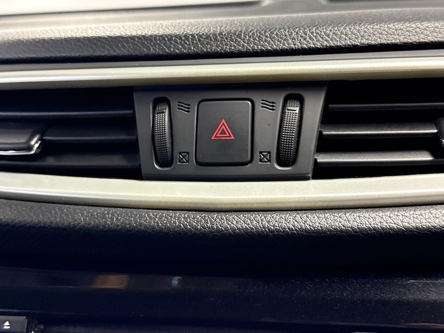 Used Nissan Qashqai 2014 for sale - 76436543: Photo 22