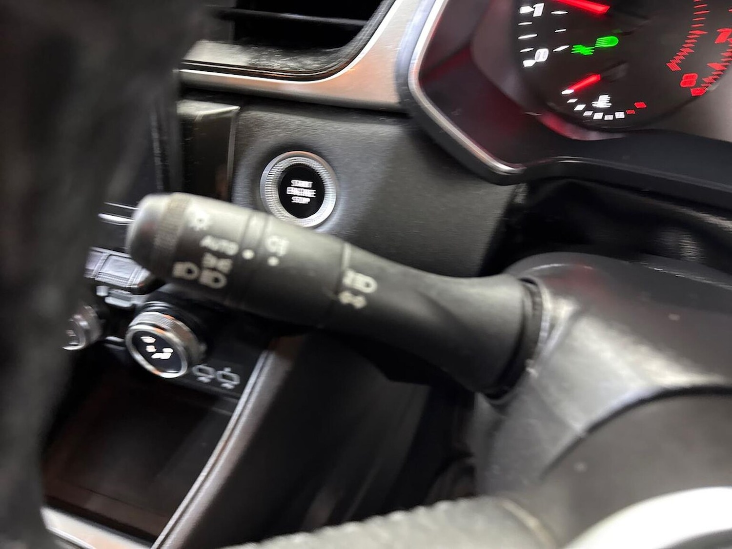 Used Renault Captur 2023 for sale - 78192457: Photo 28