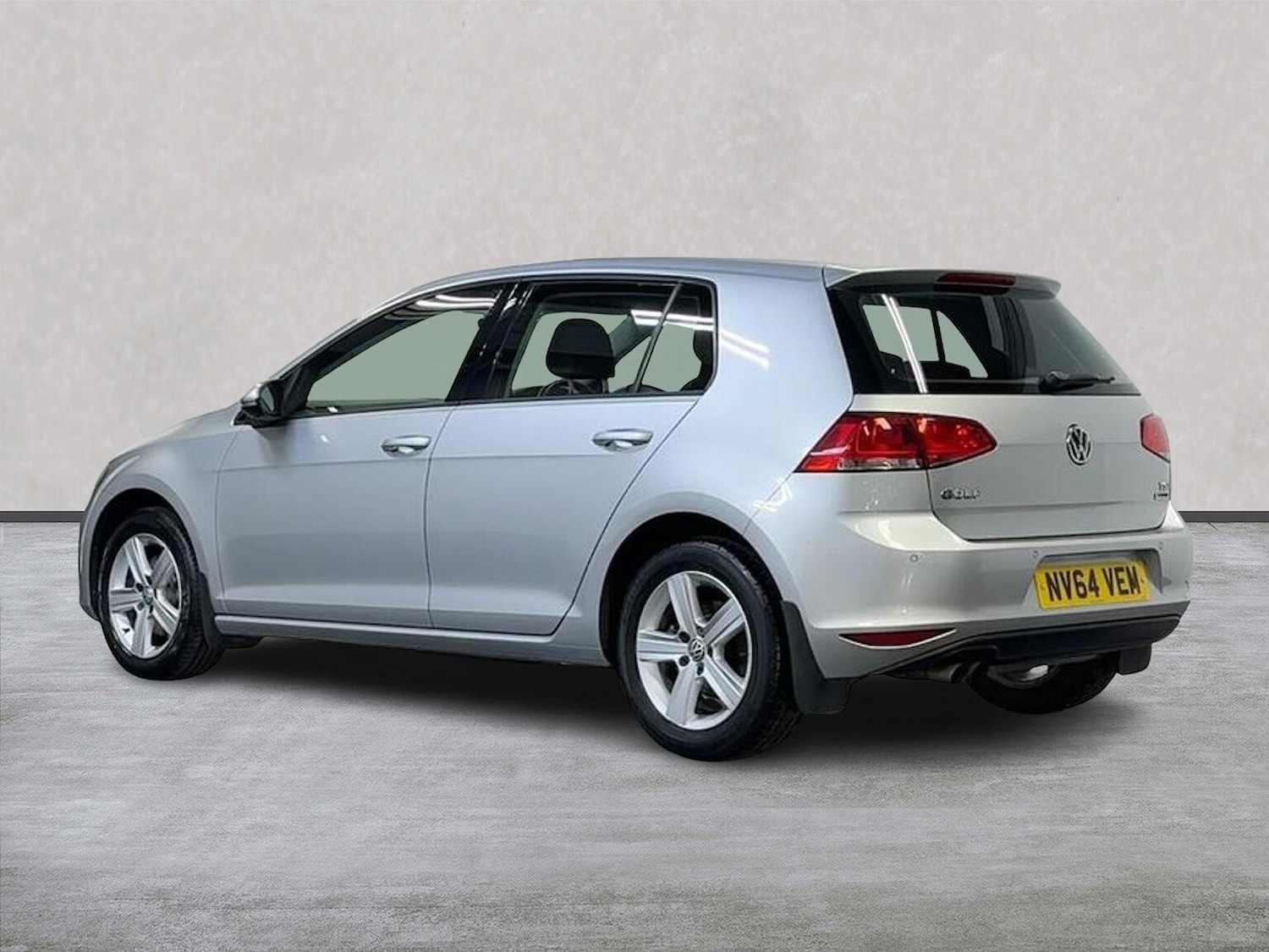 Used Volkswagen Golf 2015 for sale - 76225035: Photo 2