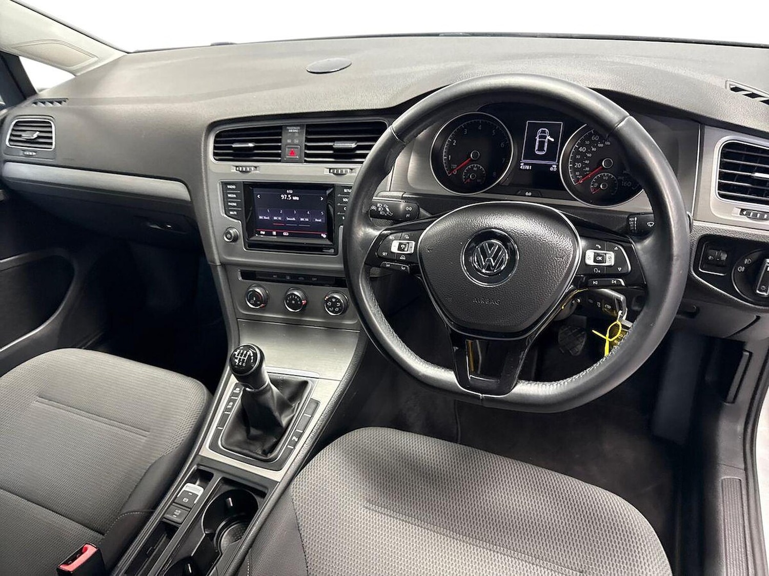 Used Volkswagen Golf 2015 for sale - 76225035: Photo 9