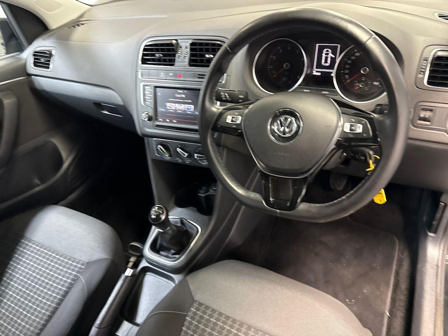 Used Volkswagen Polo 2015 for sale - 76076448: Photo 15