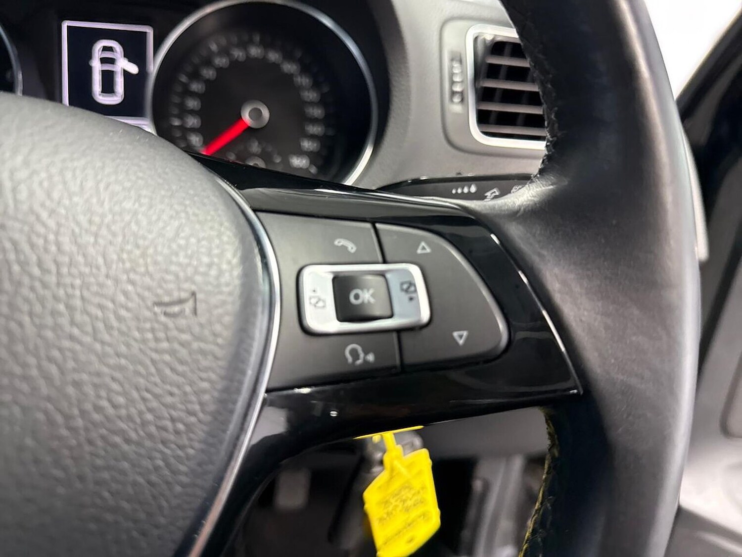 Used Volkswagen Polo 2015 for sale - 76076448: Photo 25