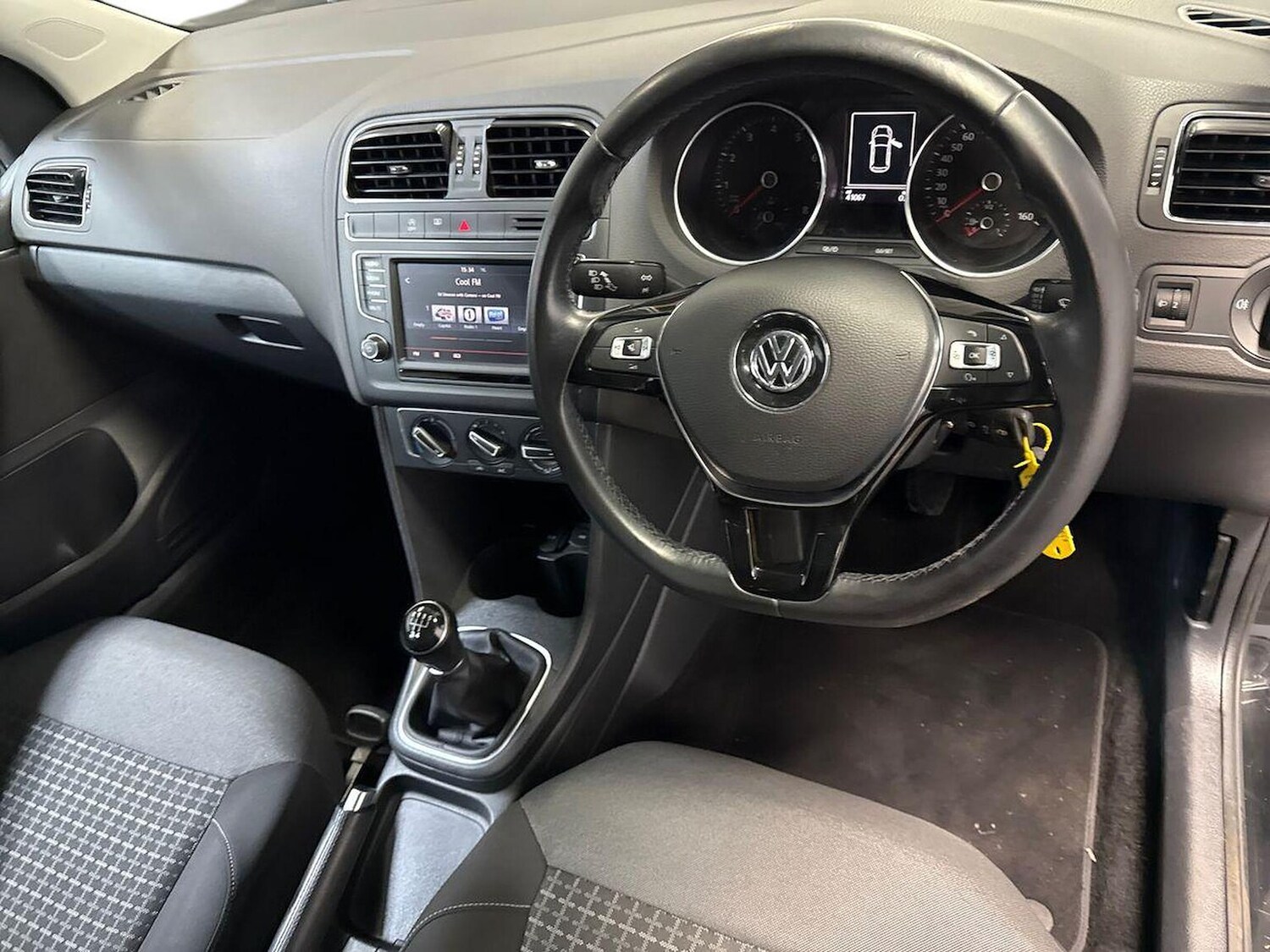 Used Volkswagen Polo 2015 for sale - 76076448: Photo 9