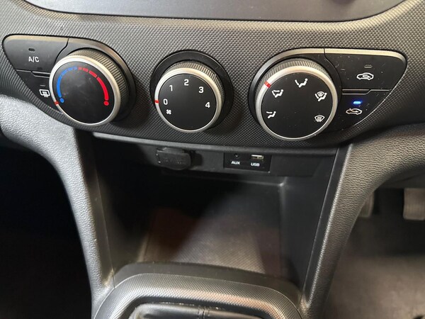 Used Hyundai i10 2019 for sale - 76275166: Photo 12
