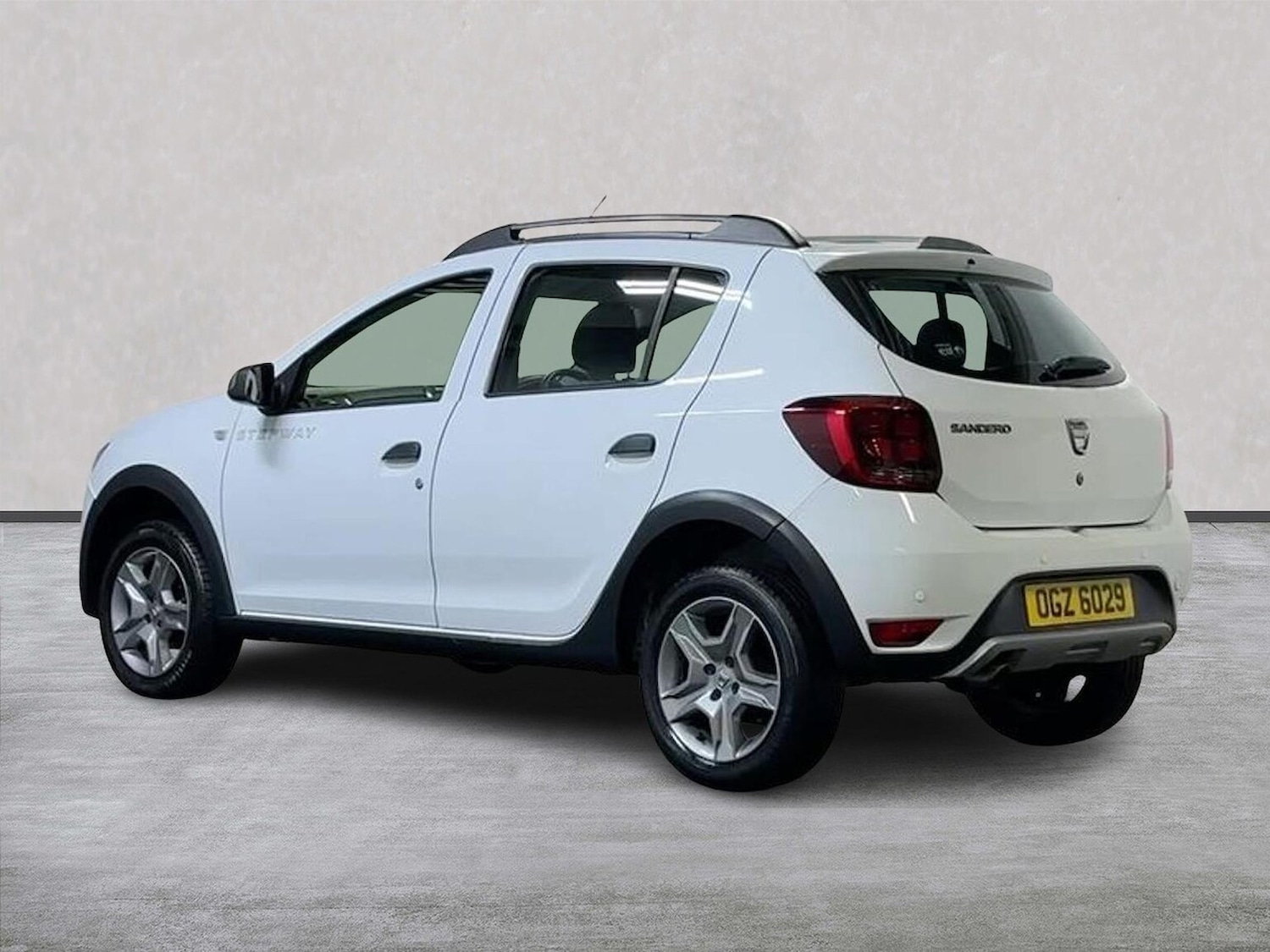 Used Dacia Sandero Stepway 2019 for sale - 77034590: Photo 2