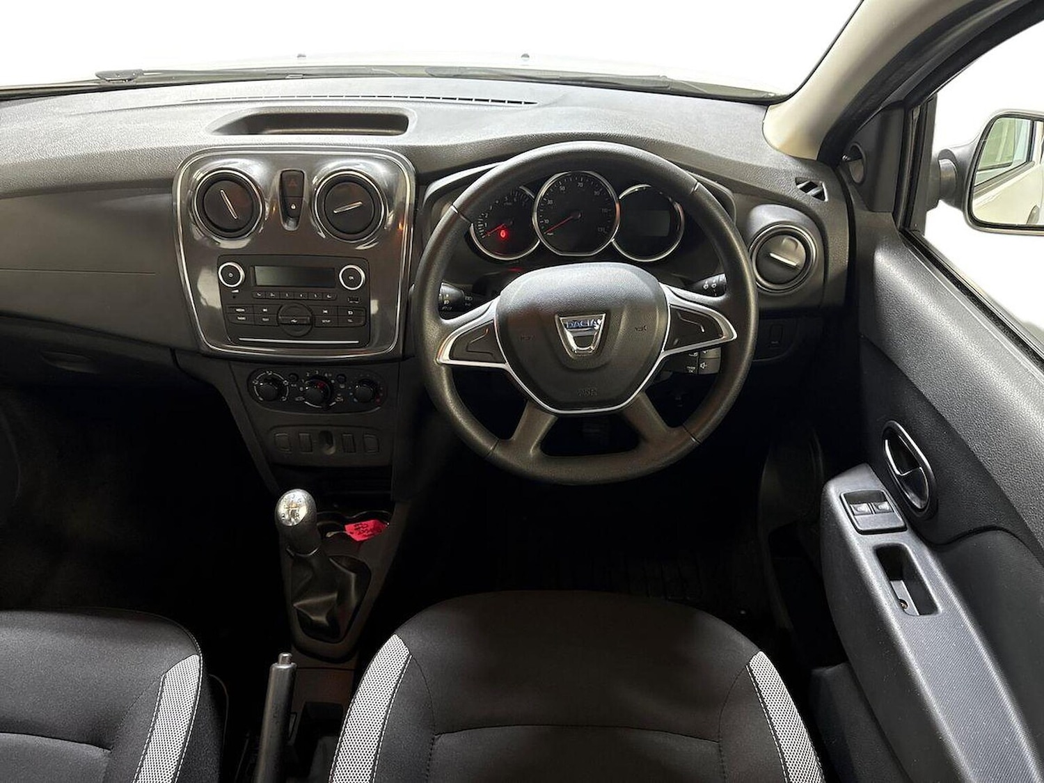 Used Dacia Sandero Stepway 2019 for sale - 77034590: Photo 9