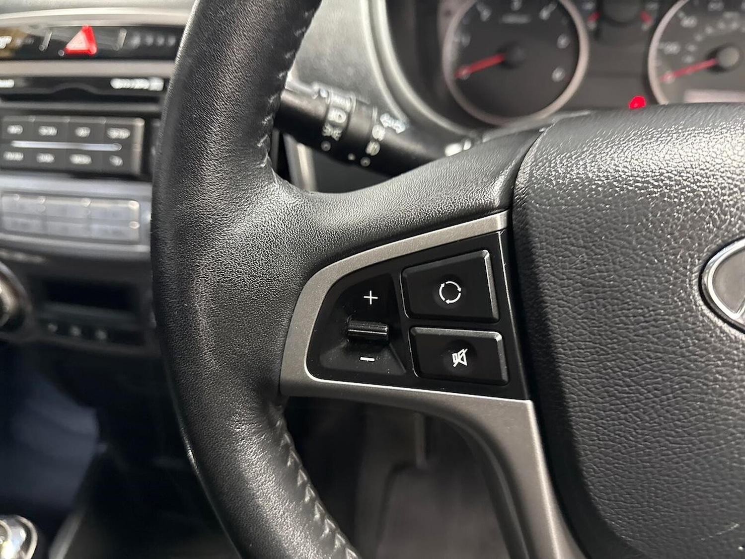 Used Hyundai i20 2013 for sale - 76687342: Photo 24