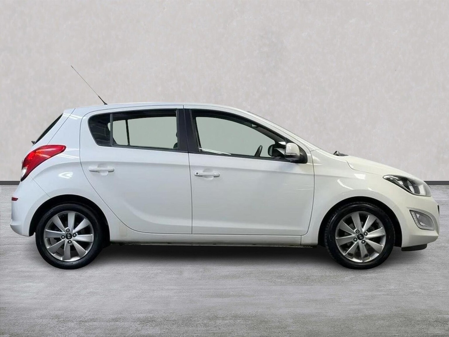 Used Hyundai i20 2013 for sale - 76687342: Photo 3