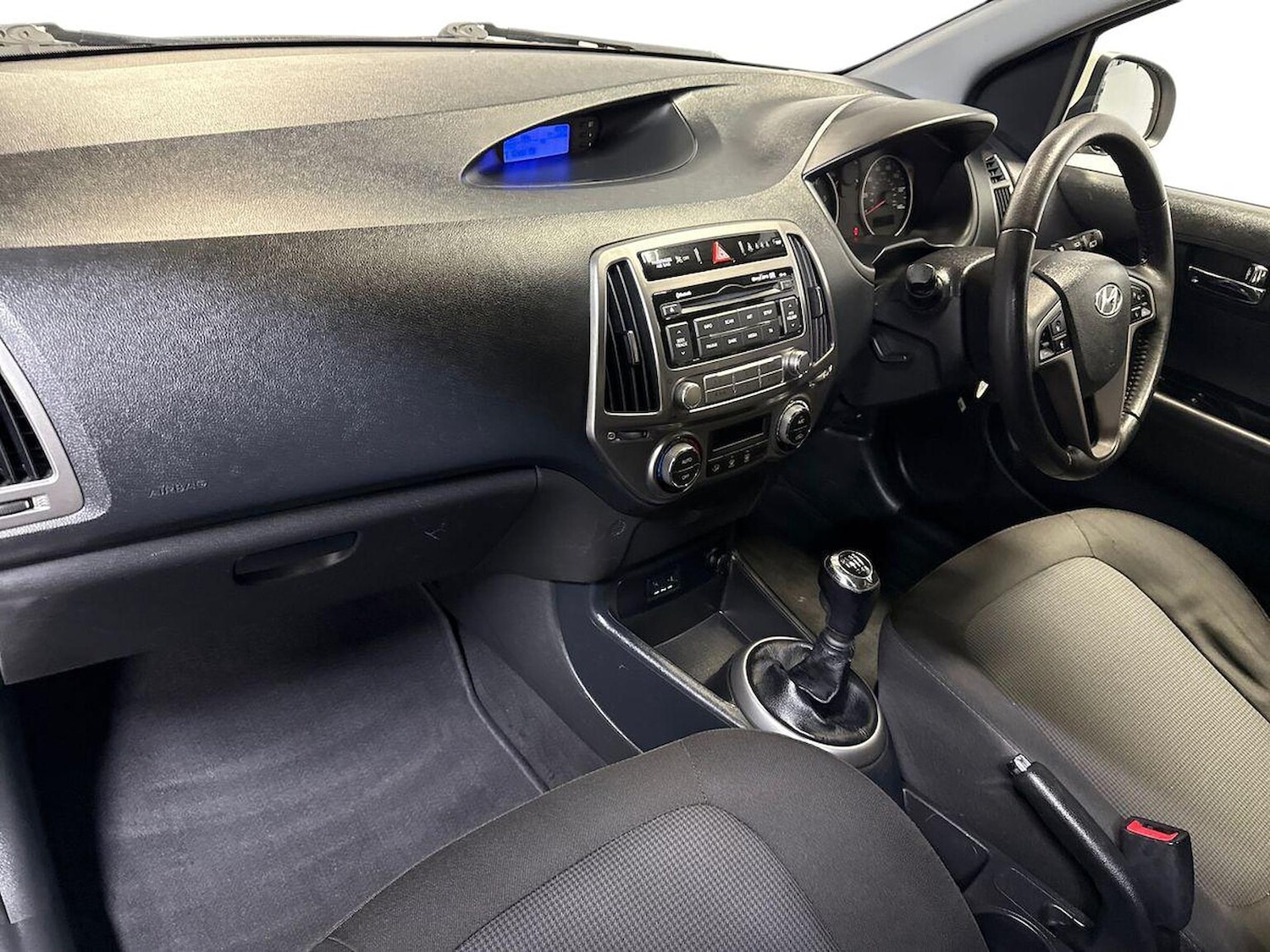 Used Hyundai i20 2013 for sale - 76687342: Photo 7