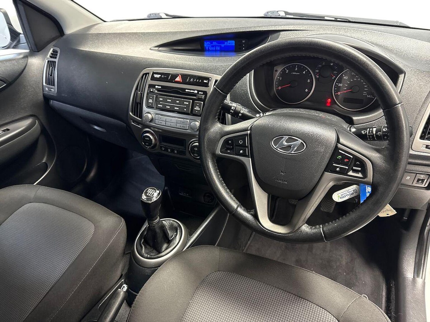 Used Hyundai i20 2013 for sale - 76687342: Photo 8