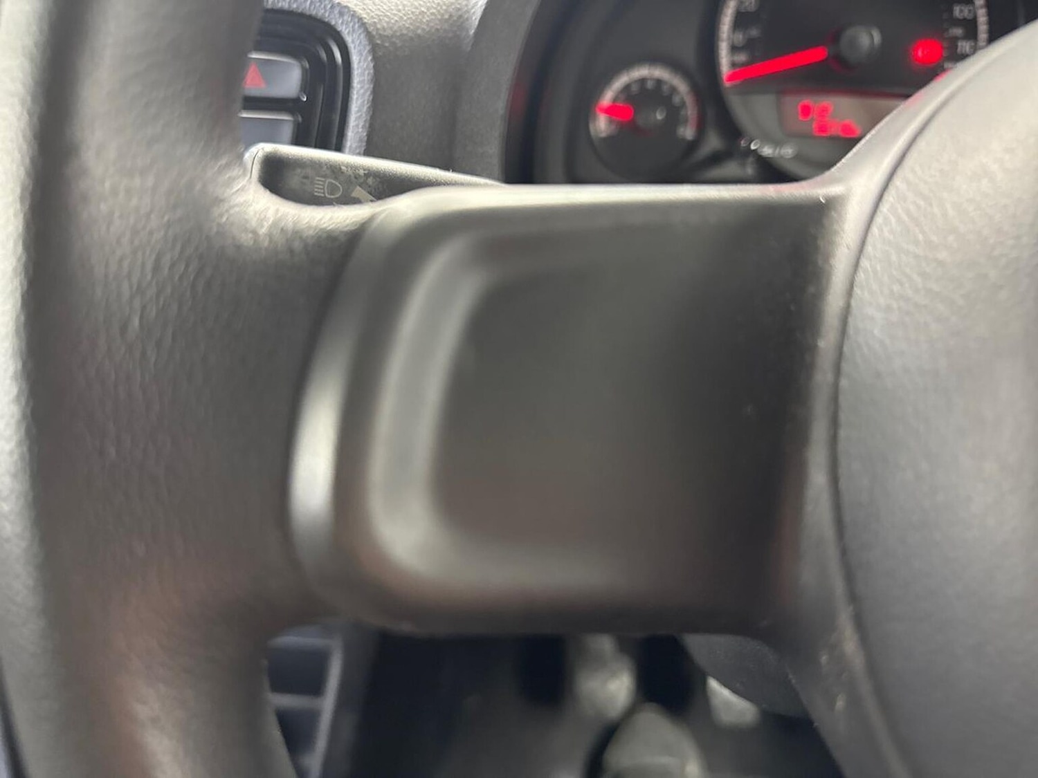 Used Volkswagen up! 2014 for sale - 78064446: Photo 27