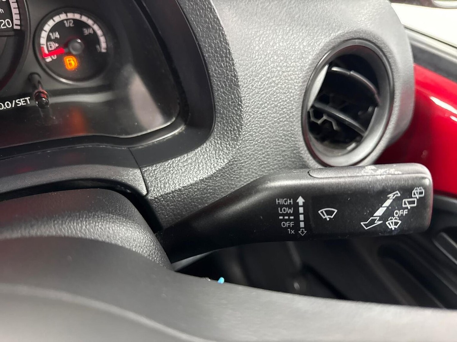 Used Volkswagen up! 2014 for sale - 78064446: Photo 28