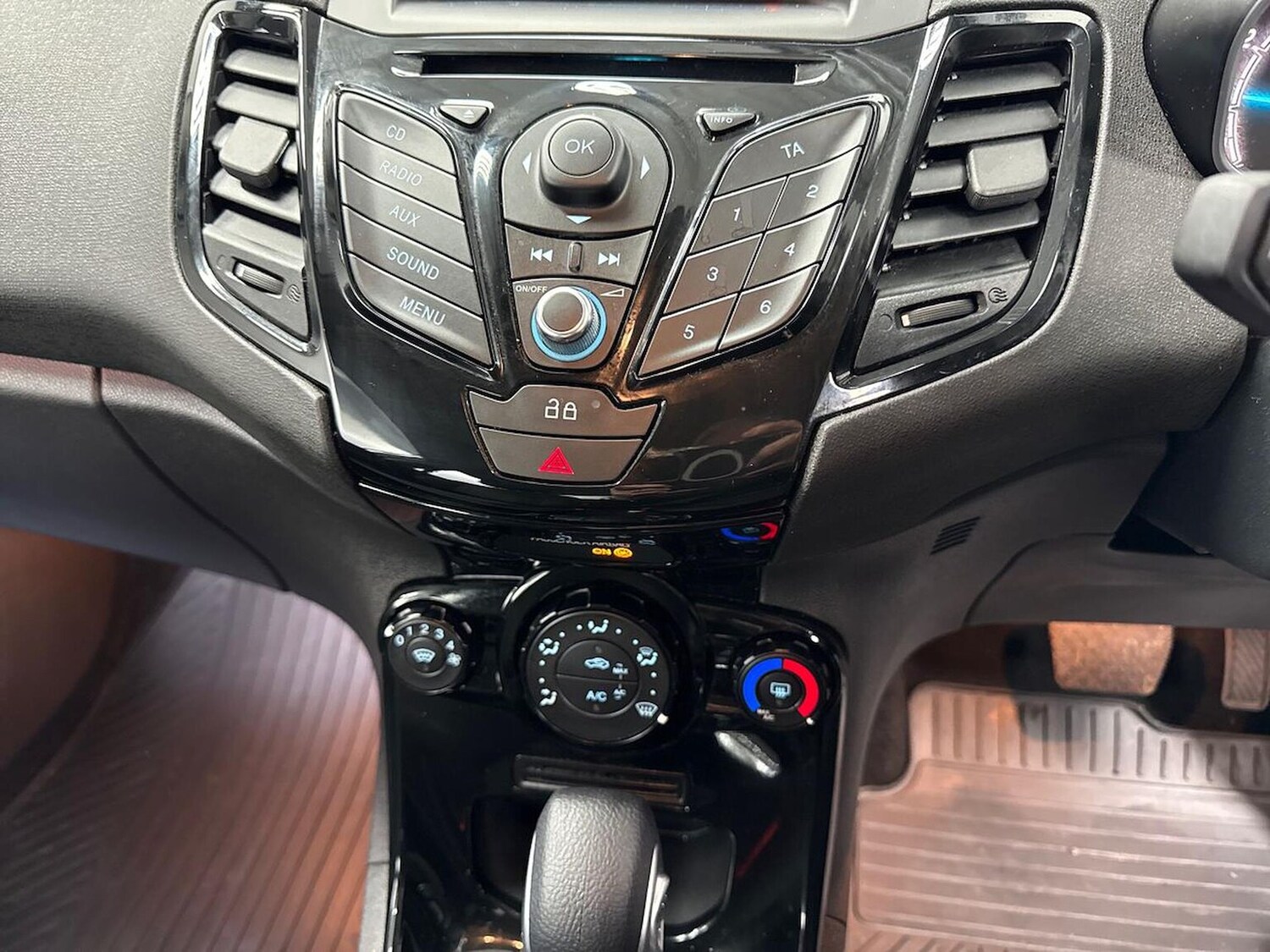 Used Ford Fiesta 2014 for sale - 78192417: Photo 14