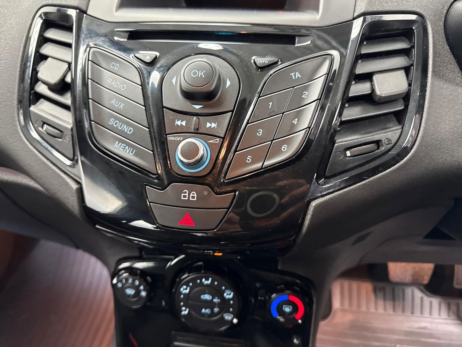 Used Ford Fiesta 2014 for sale - 78192417: Photo 24