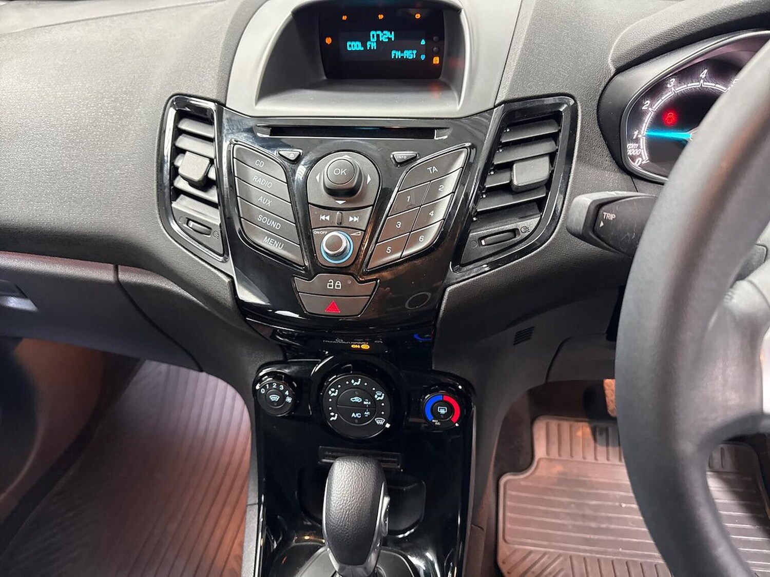 Used Ford Fiesta 2014 for sale - 78192417: Photo 25