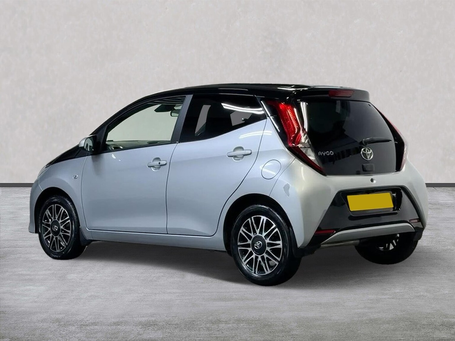 Used Toyota AYGO 2019 for sale - 77954089: Photo 2