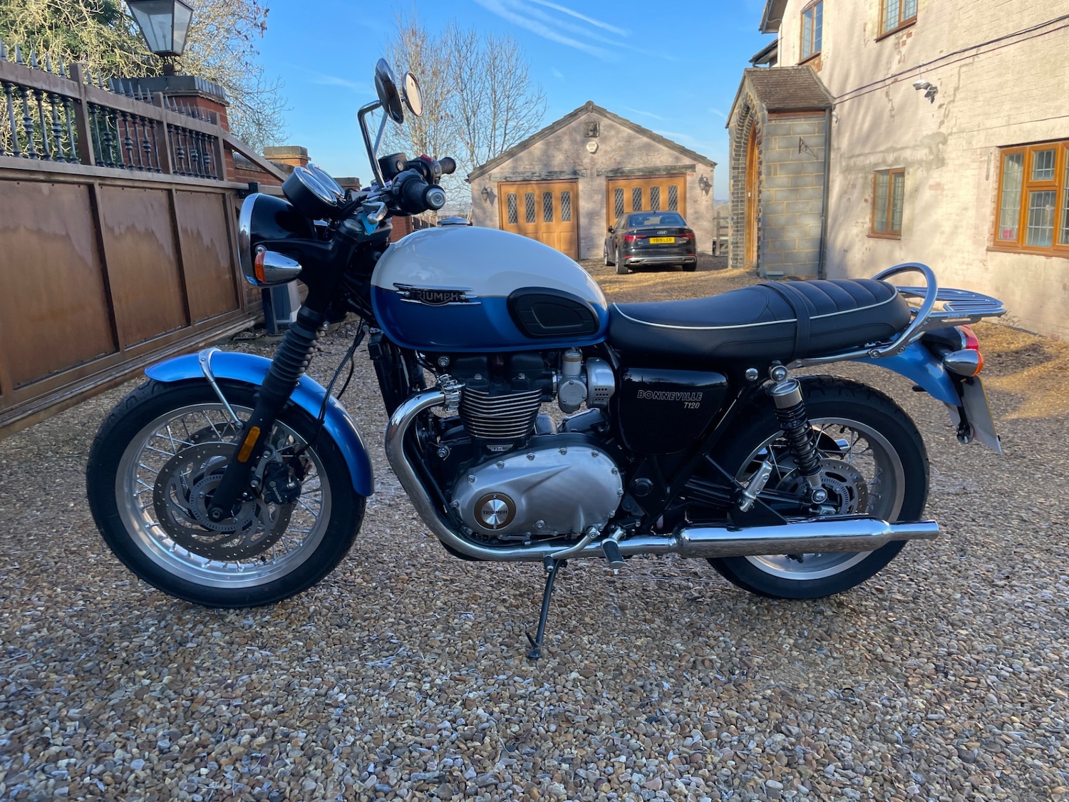 Triumph BONNEVILLE