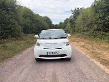 Used Toyota IQ 2010 for sale - 79424325: Photo
