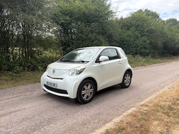 Used Toyota IQ 2010 for sale - 79424325: Photo