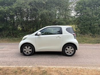 Used Toyota IQ 2010 for sale - 79424325: Photo