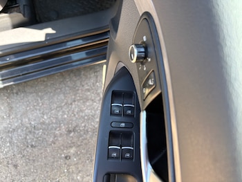 Used Volkswagen Touran 2013 for sale - 79424332: Photo