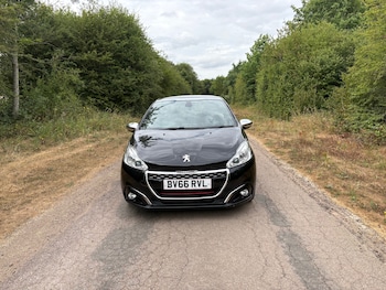 Used Peugeot 208 2016 for sale - 79424249: Photo
