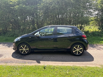 Used Peugeot 208 2016 for sale - 78917608: Photo
