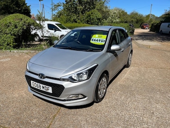 Used Hyundai i20 2018 for sale - 78375485: Photo