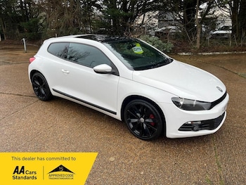 2010 (10) - 2.0 TSI 210 GT 3dr