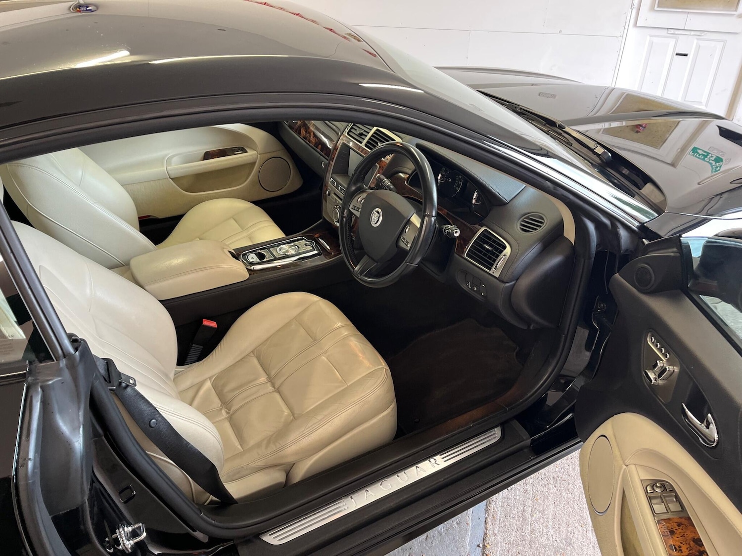 Used Jaguar XK 2011 for sale - 77840026: Photo 33