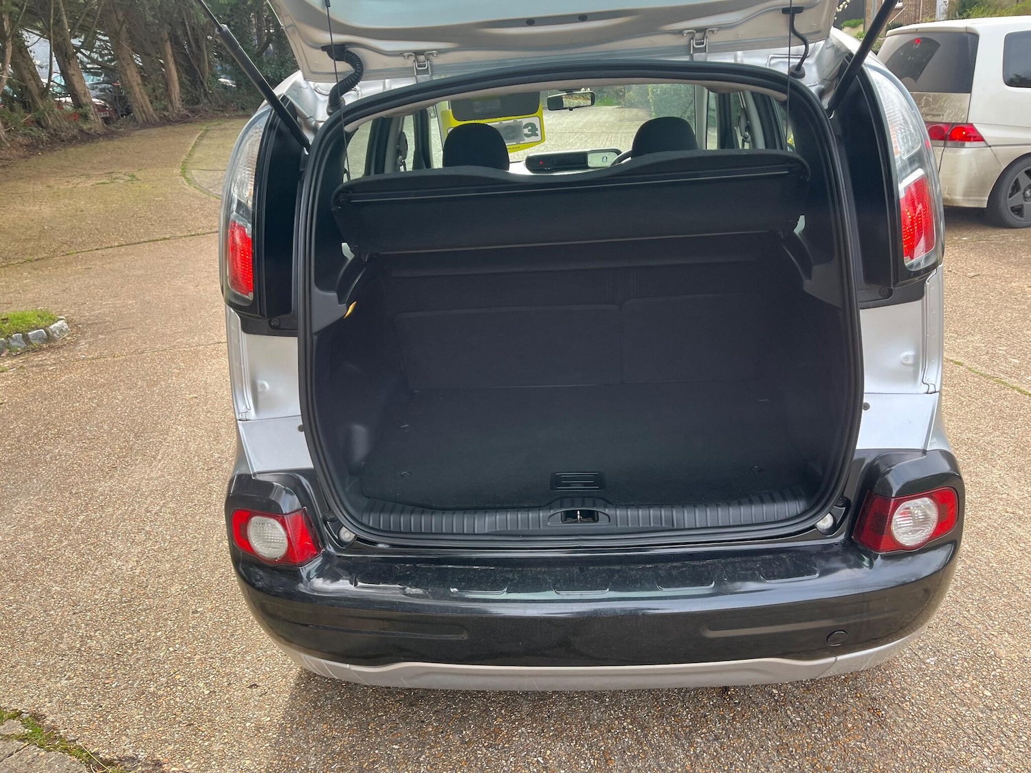 Used Citroen C3 Picasso 2010 for sale - 77882931: Photo 10