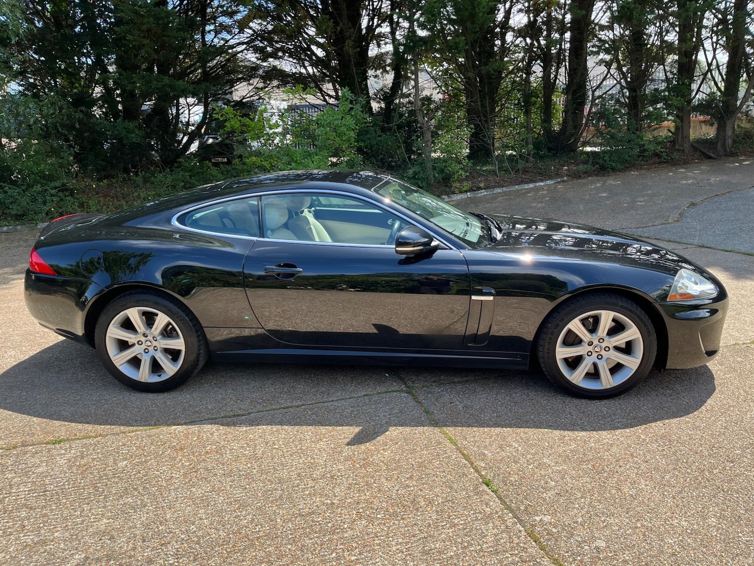 Used Jaguar XK 2011 for sale - 77497547: Photo 13