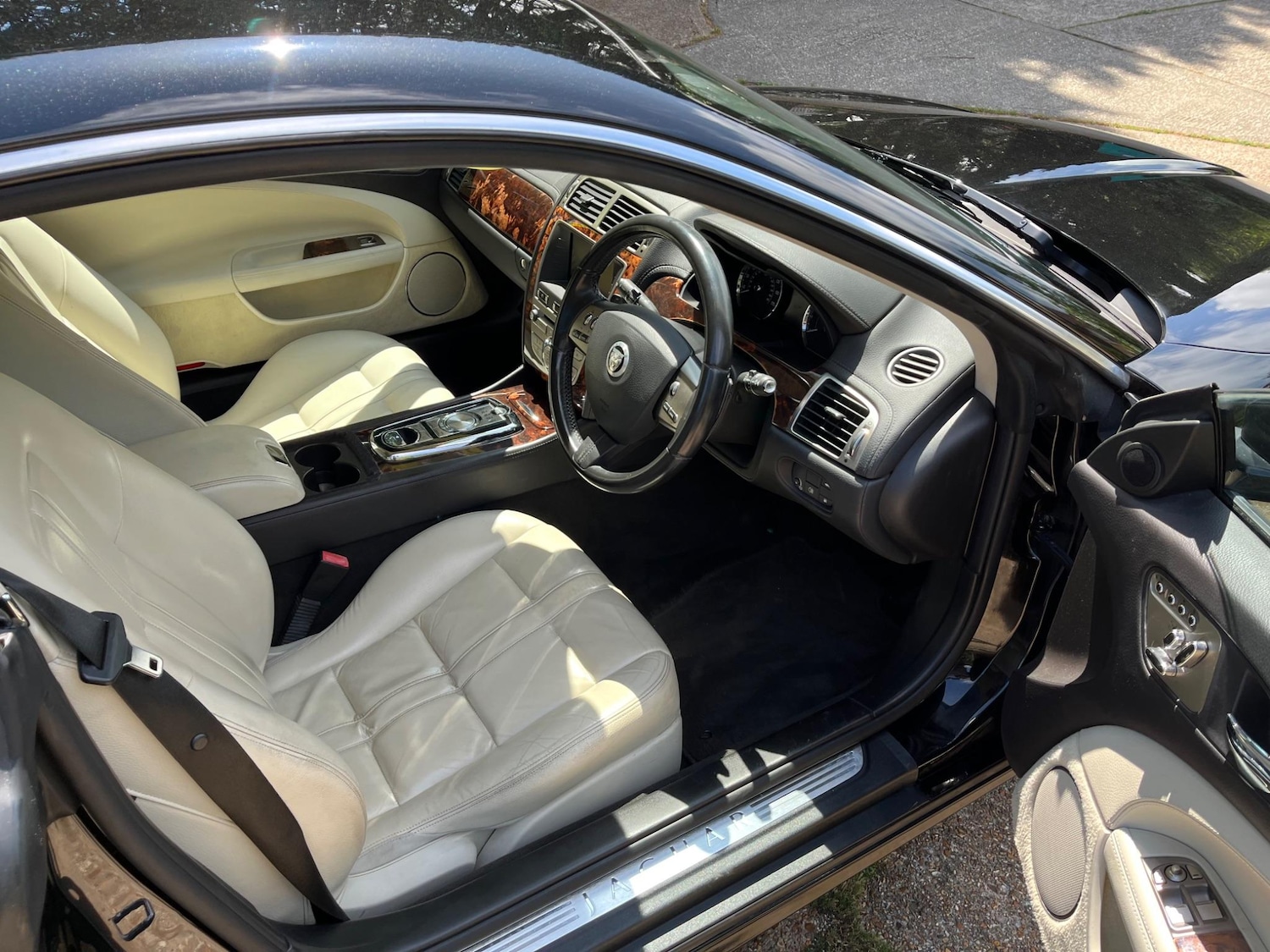 Used Jaguar XK 2011 for sale - 77497547: Photo 15