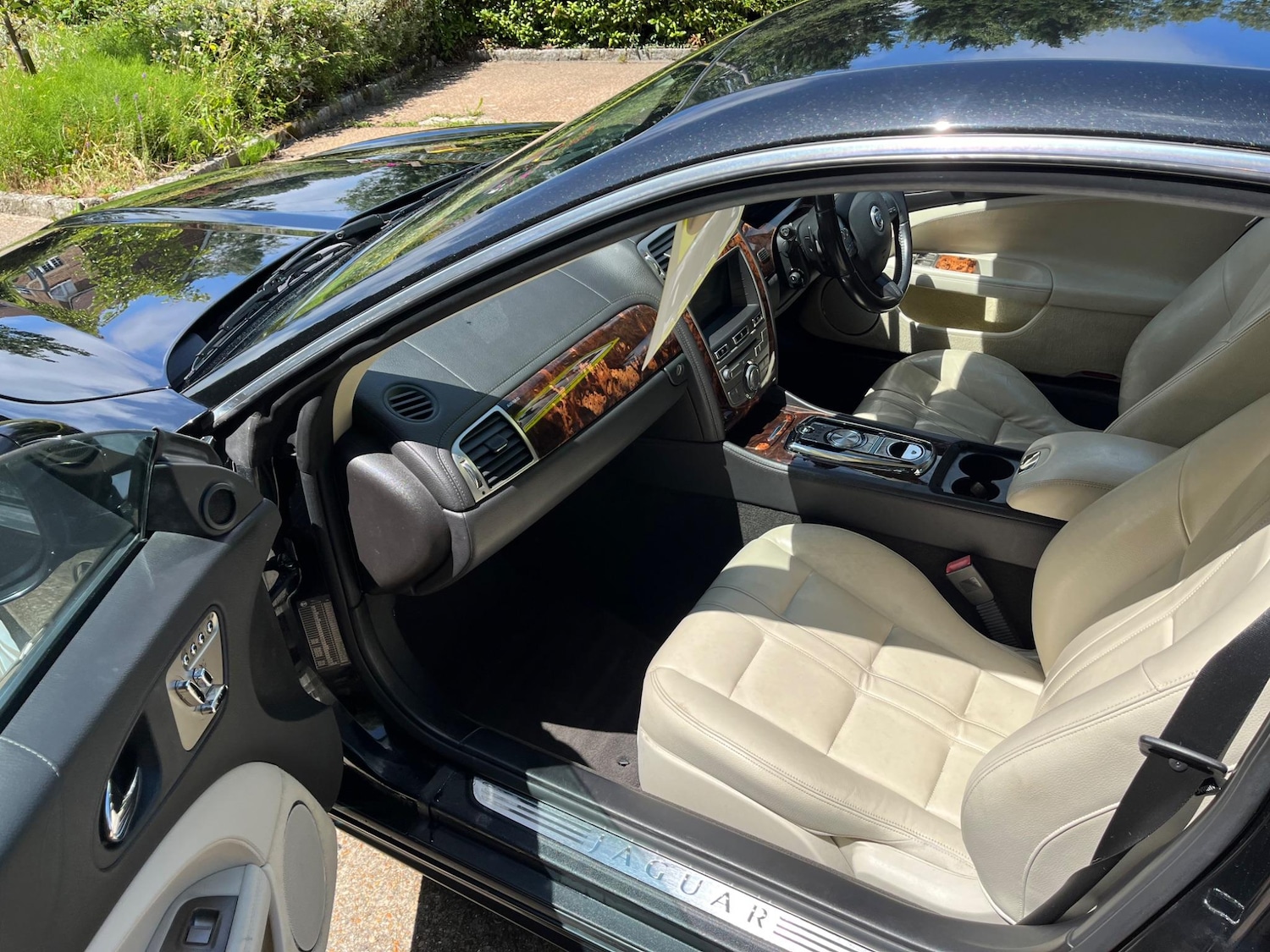 Used Jaguar XK 2011 for sale - 77497547: Photo 19