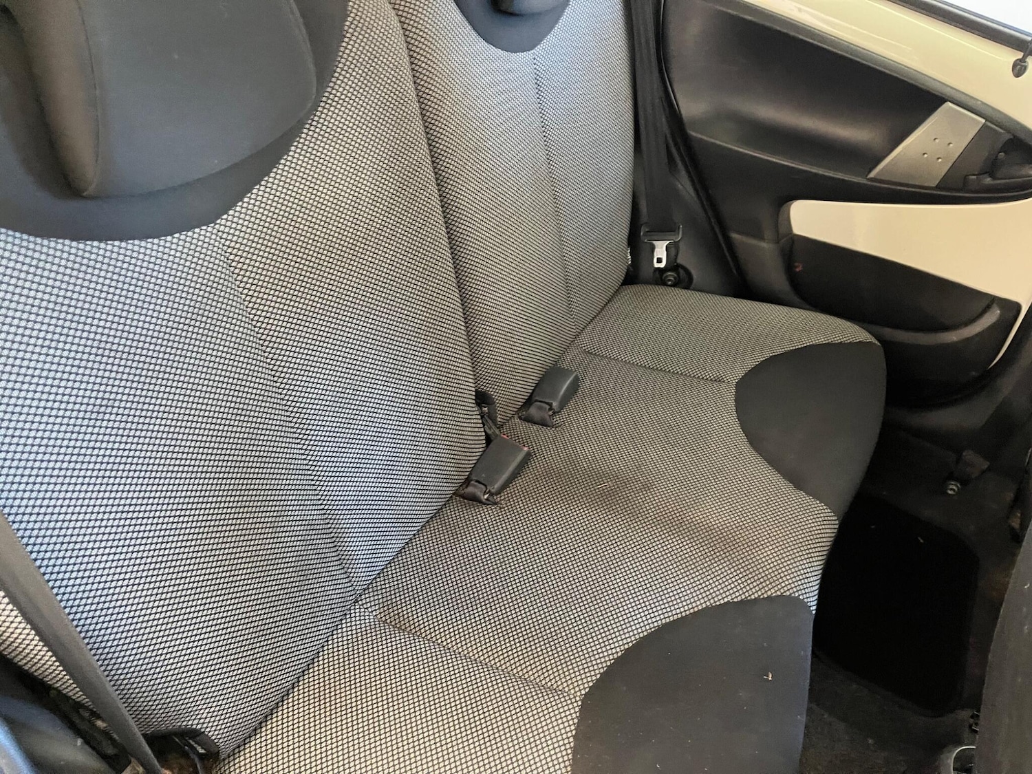 Used Toyota AYGO 2013 for sale - 77278977: Photo 38