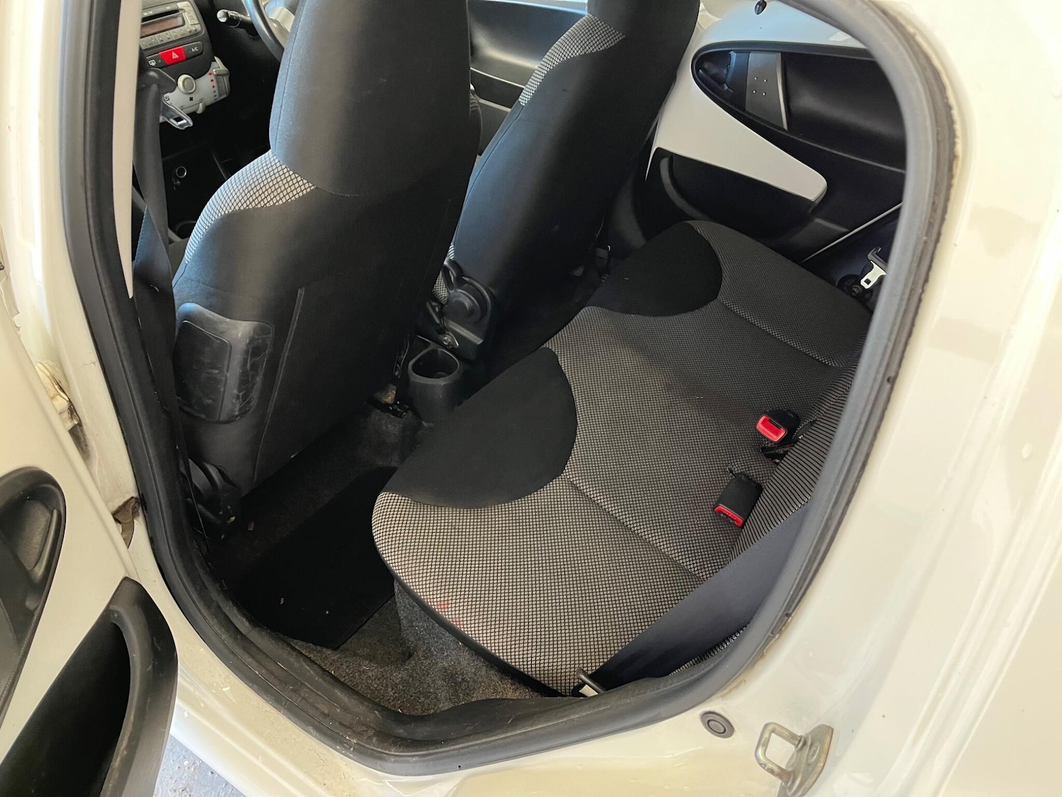 Used Toyota AYGO 2013 for sale - 77278977: Photo 42