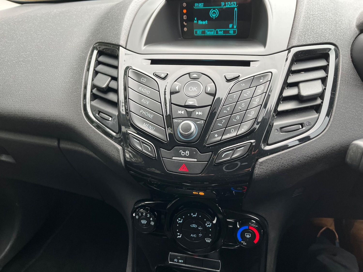 Used Ford Fiesta 2015 for sale - 77411432: Photo 18