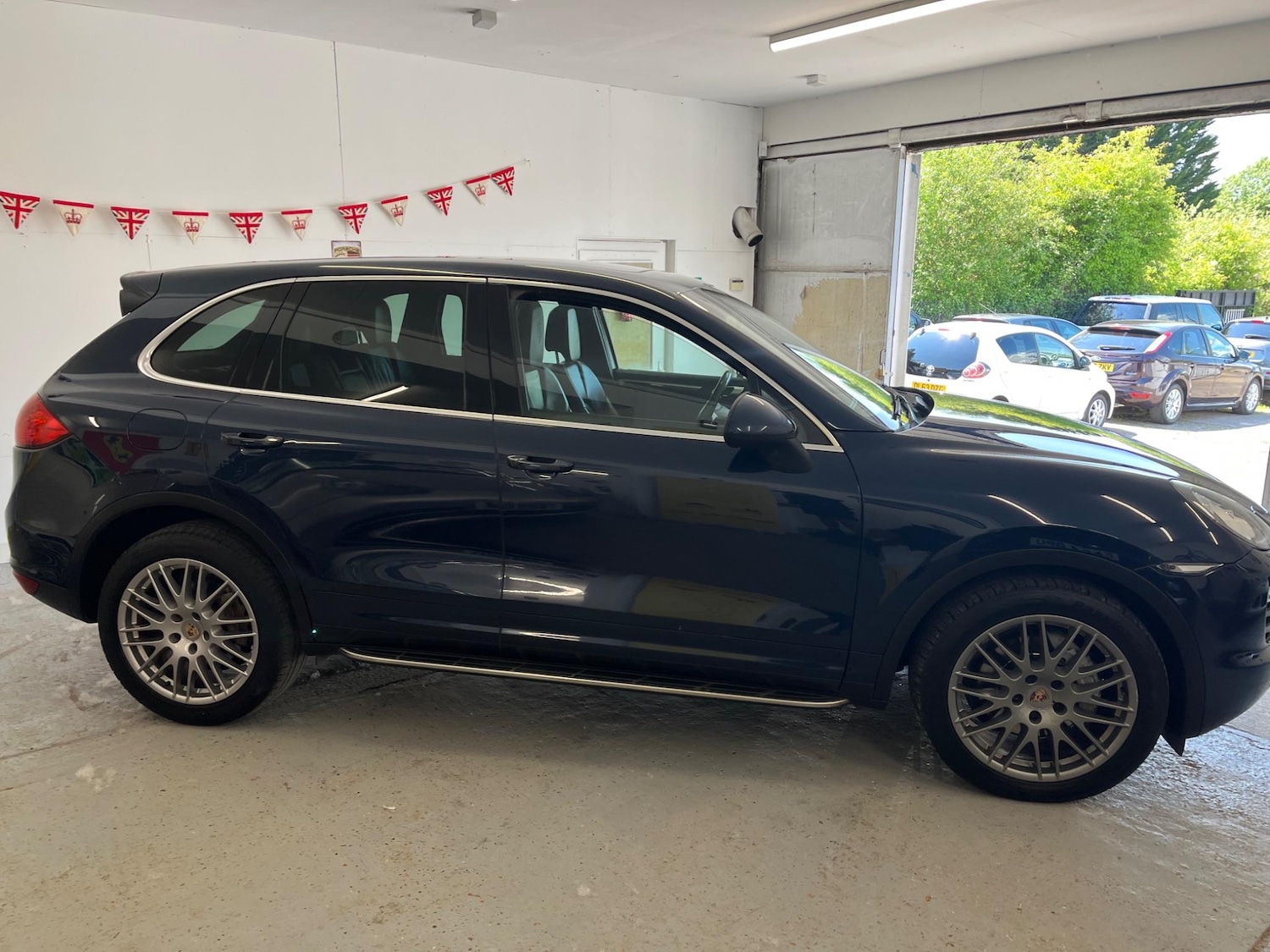 Used Porsche Cayenne 2011 for sale - 77162858: Photo 36